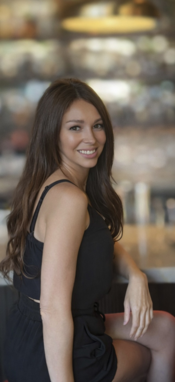 Portrait of Amber Carpio, founder and editor-in-chief of THE EDIT